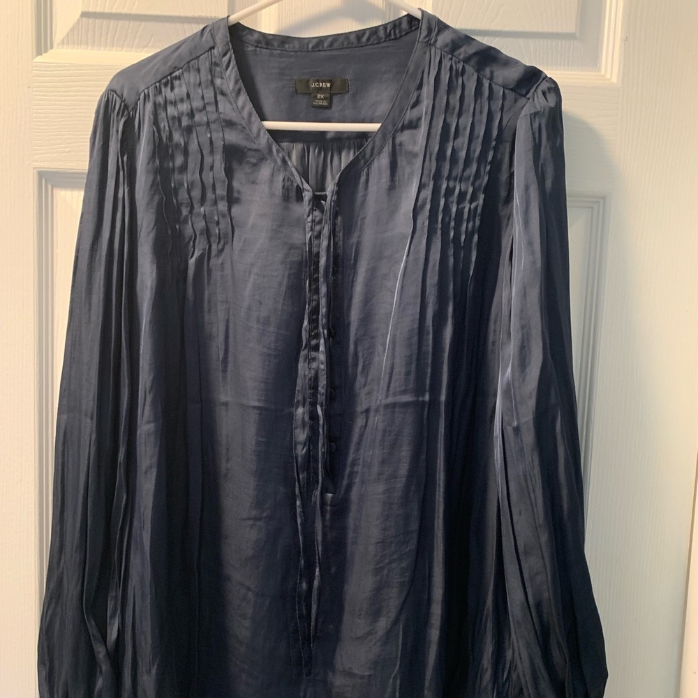 J. Crew Featherweight satin tie-neck top
Color: DEEP MIDNIGHT, Size: 2X
